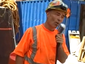 Trabajadores de Construcción Sorprendieron a los que Pasaba – Serenata al Almuerzo