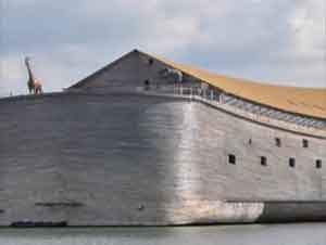 Hombre en Holanda construye su propia arca de Noé – ¡Todo hecho a mano, increíble!