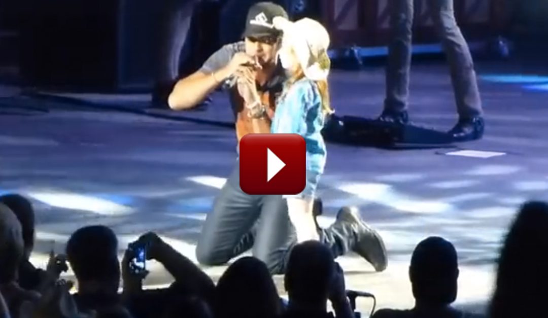 Cuando el Cantante Luke Bryan Trajo a una Pequeña Aficionada al Escenario, ¡Ella Se Robó el Show por Completo!