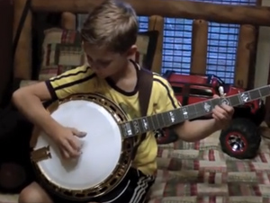 Sólo Son 2 Hermanos Ensayando Música en Su Habitación, ¿No? EQUIVOCADO, ¡Le Asombrará!