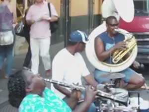 Todo Comenzó Cuando Un Hombre Pidió Un Himno Cristiano. ¡Terminó con una Alabanza Que le Sorprenderá!