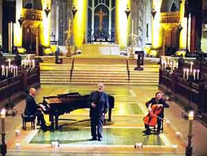 El grupo “The Piano Guys” y Plácido Domingo interpretan “Noche de Paz”