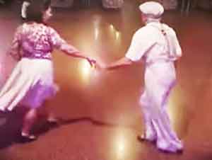 Pareja de baile demuestran que la edad no es impedimento