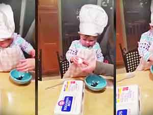 Pequeña Bebita Cocina Como Toda Una Chef WOW!!!