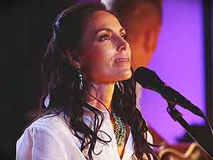 Joey Y Rory Cantan “Jesus Paid It All” Increiblemente!