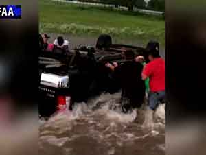 Valiente Rescate En Medio De Un Rio